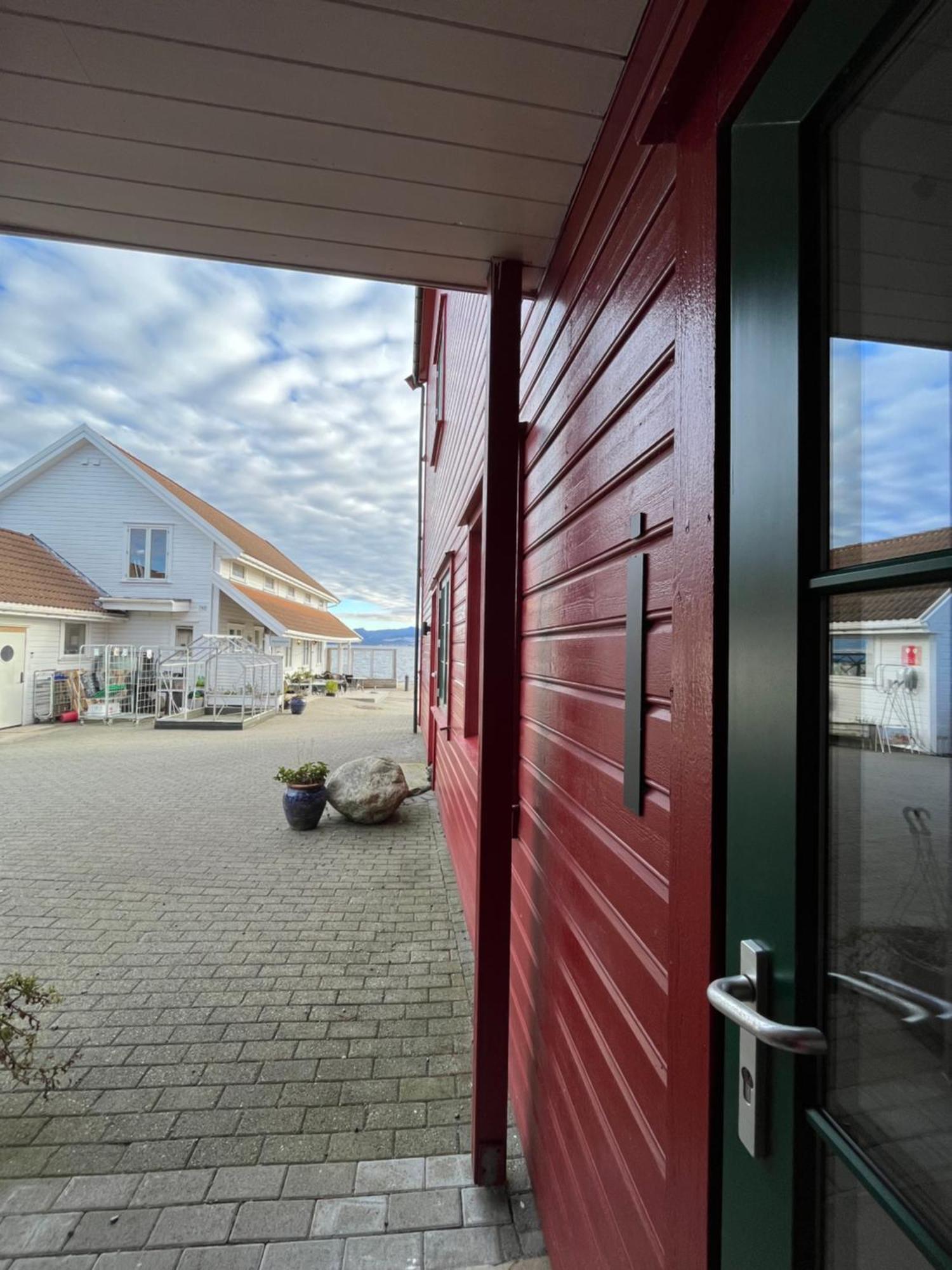 Sjøberg Ferie og Hotell Østhusvik Eksteriør billede