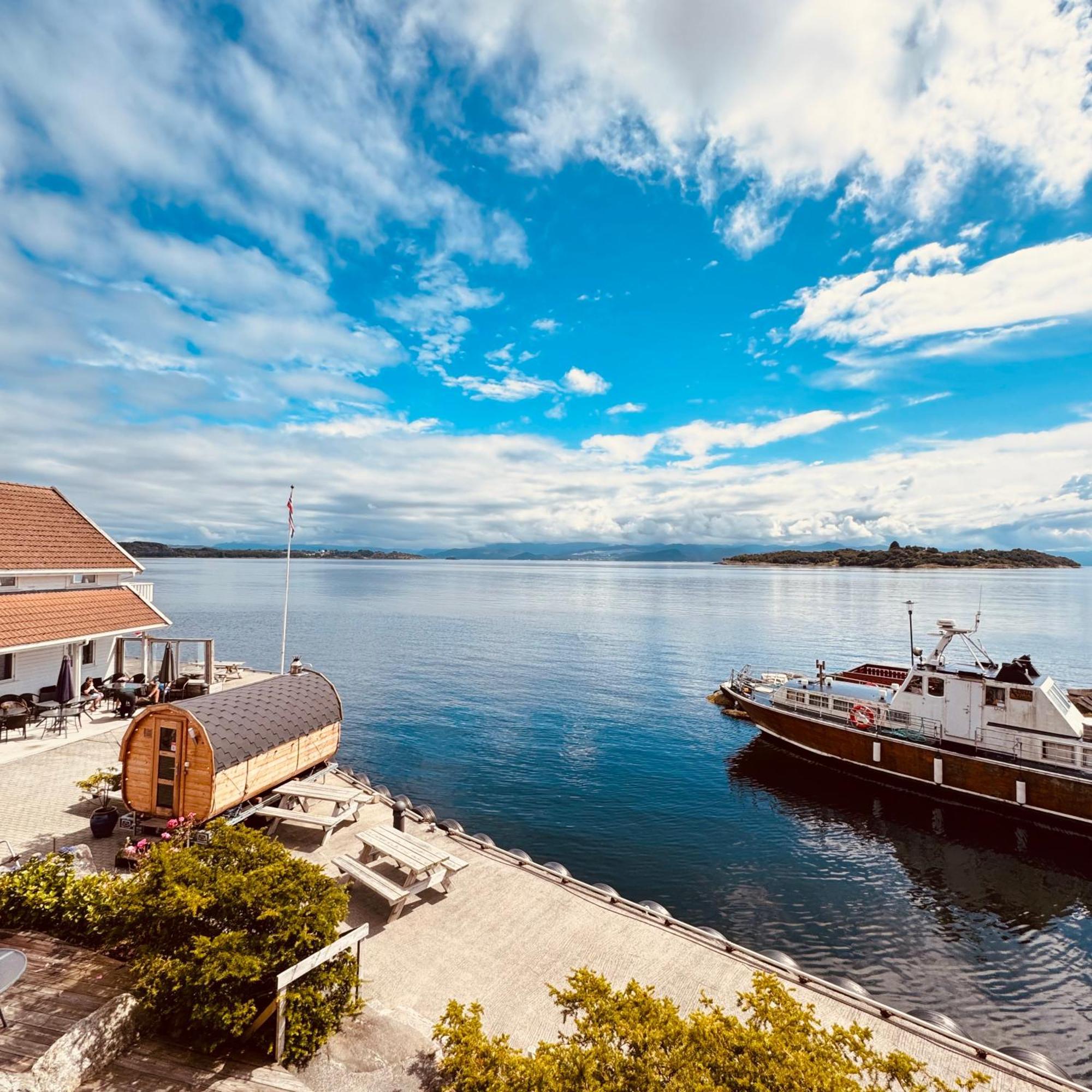 Sjøberg Ferie og Hotell Østhusvik Eksteriør billede
