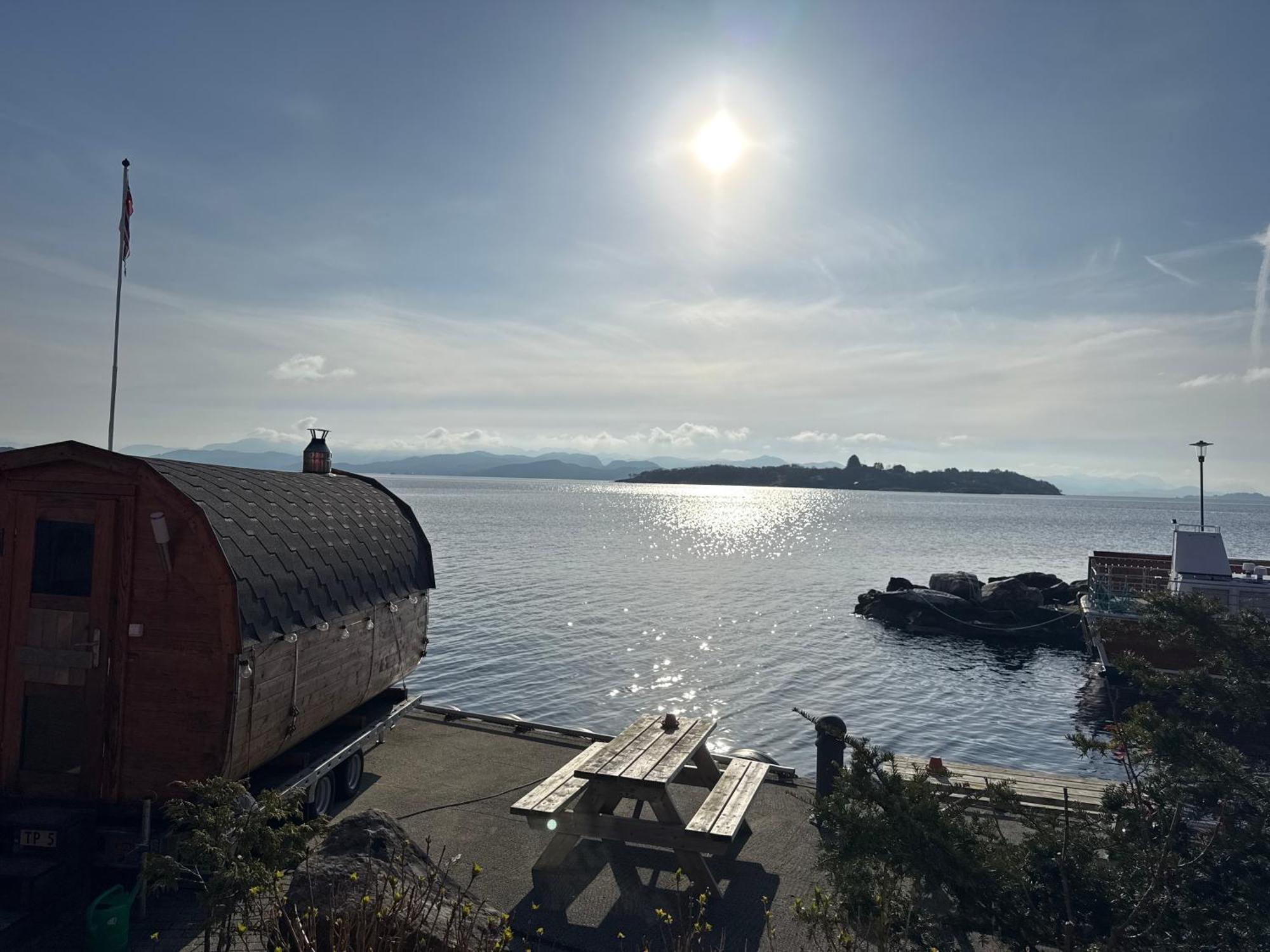 Sjøberg Ferie og Hotell Østhusvik Eksteriør billede
